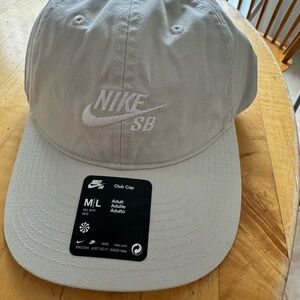New Nike SB Cream Beige Club Cap